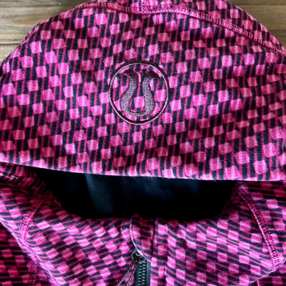 Lululemon Scuba Hoodie III Deep Dive Berry Rumble Black Full Zip, size 6 - Picture 8 of 8
